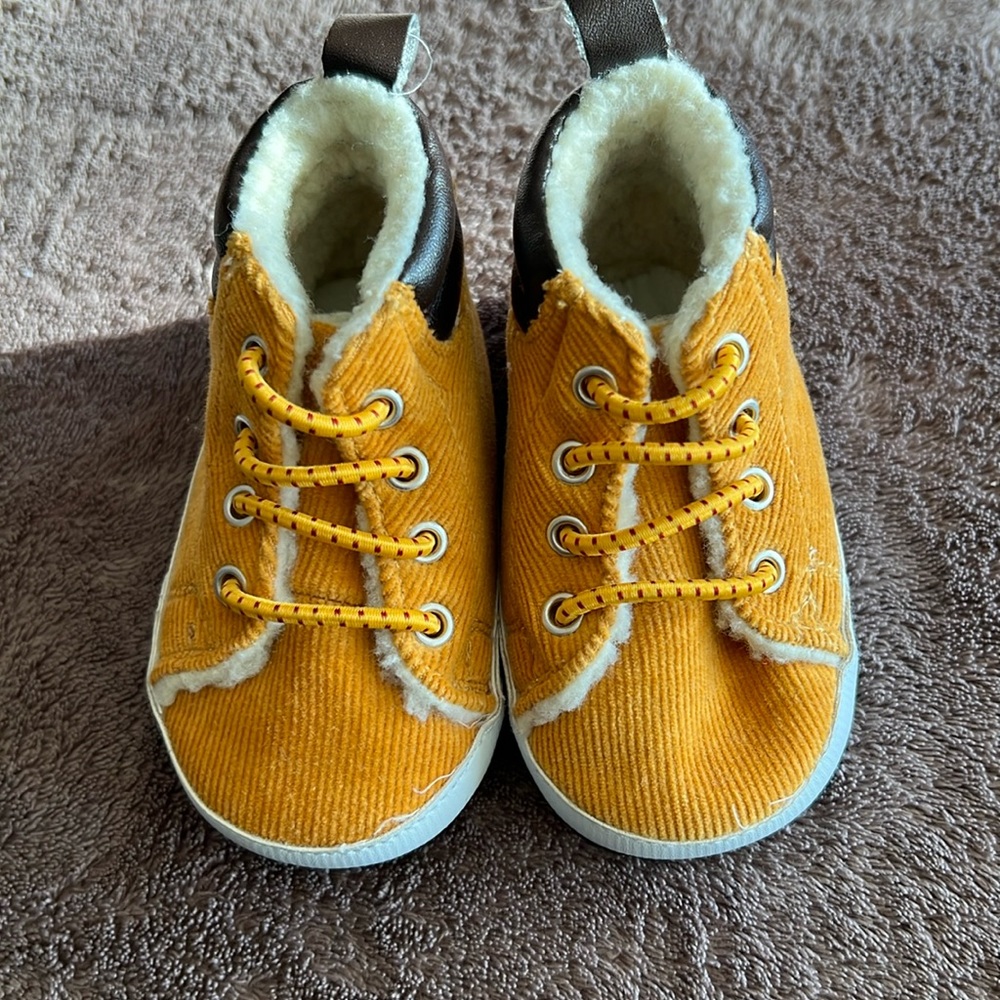 Carter’s baby shoes